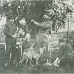 De kondisjonertes jakt. F.v. dr. Conradi, Paul Birch, lensmann Sandberg og ing. Alstad. Foto E. Jenssen.