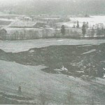 I 1951 gikk et ras ved Stamneselva, som tok både jord og veg med seg.
