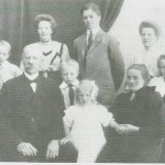 Gunnar Ingebrigtsen og Anne Haldorsdt. Haarstad med barna, ca. 1910.