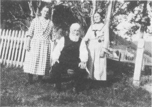  Kristen B. Rolseth og døtrene Berit og Marit.